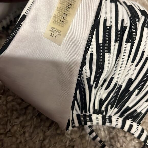 Victoria’s Secret Black Striped Bikini Size 32B - Picture 5 of 6